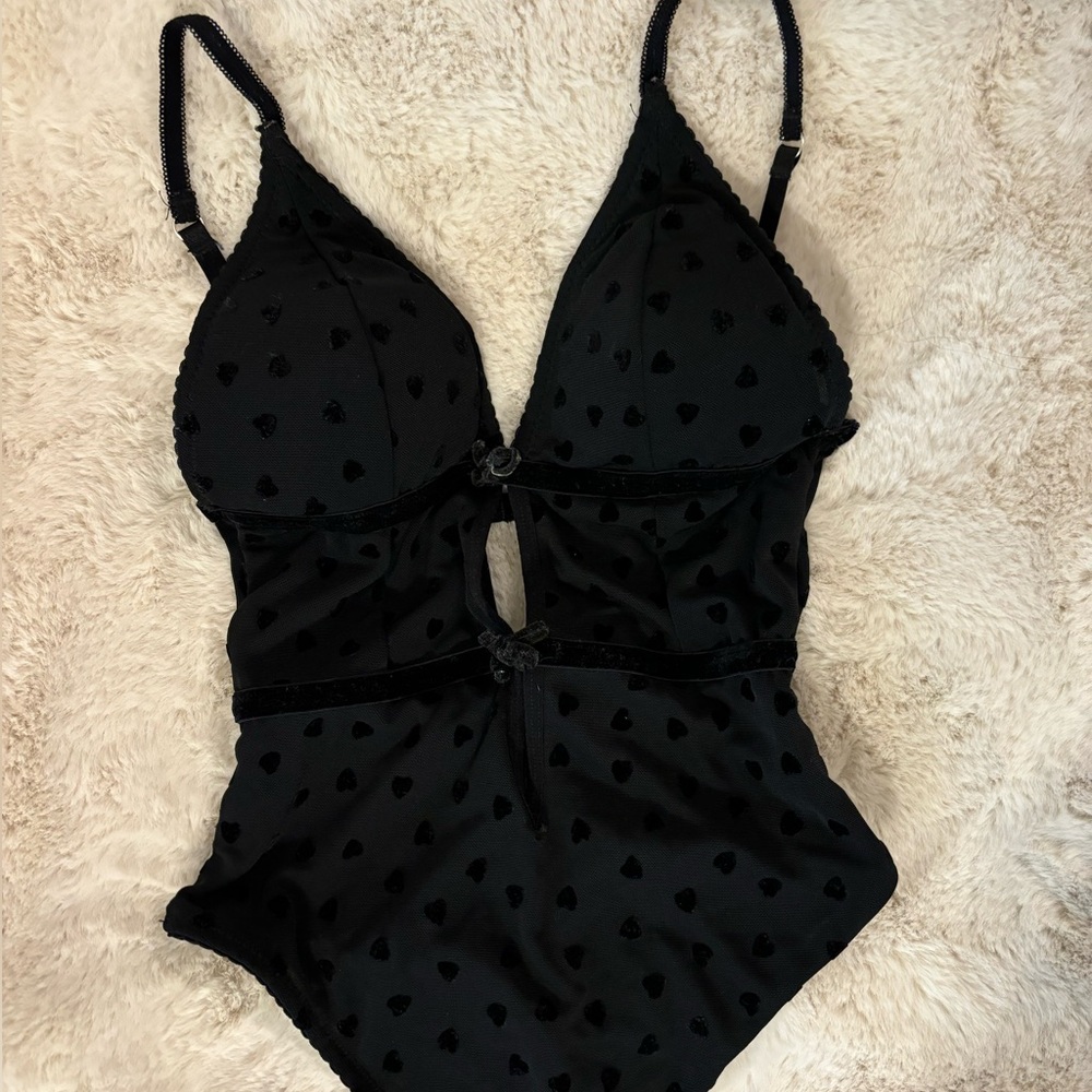 BLACK BODY SUIT